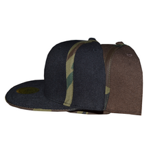 Load image into Gallery viewer, Fitted Cap with Striped Camouflage
