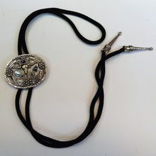 Load image into Gallery viewer, Bull Buckle Bolo Tie
